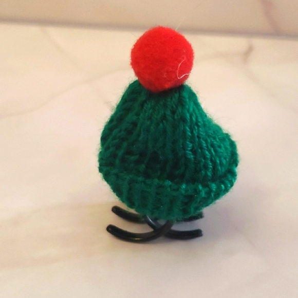 Christmas 5pc 1" Hair Claw Clip Set 2 Buffalo Plaid Santa Caps & 3 Beanies - Picture 9 of 12